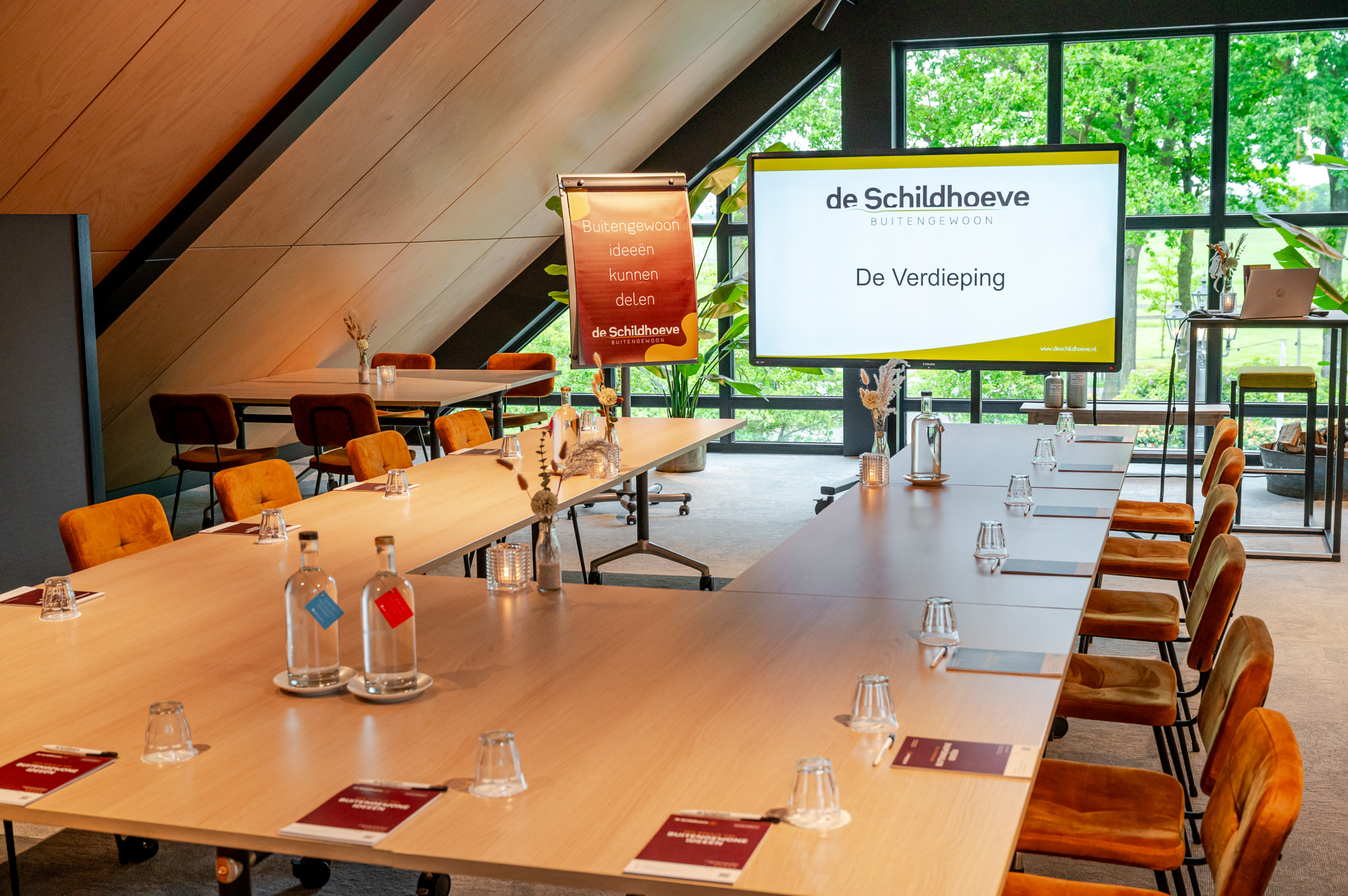Zaal de Verdieping bij de Schildhoeve Buitengewoon in Fluitenberg