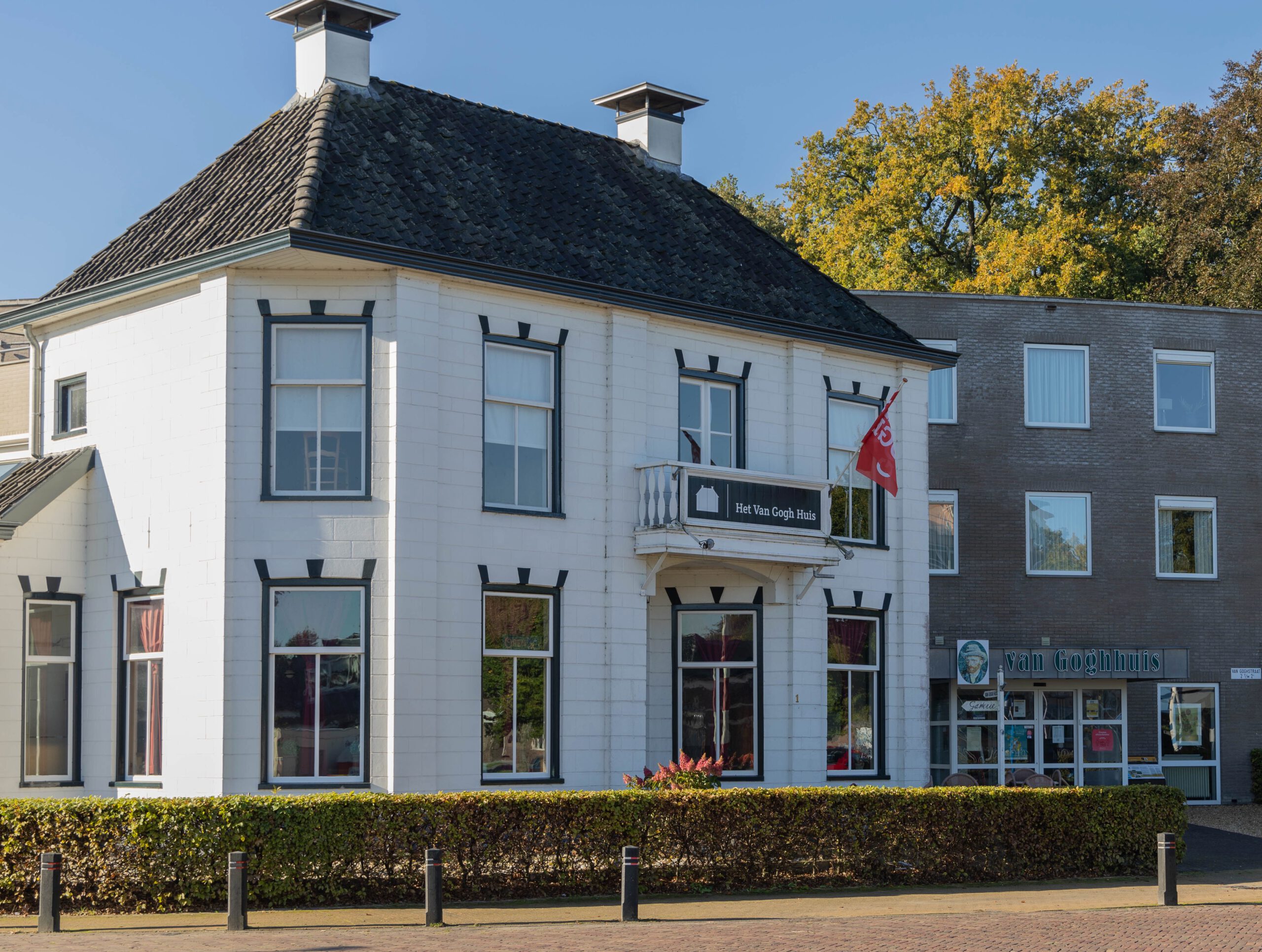 Of je nu actief wilt genieten van onze prachtige natuur, rust en ruimte zoekt, cultuur komt snuiven of één van de vele evenementen wilt bezoeken, Drenthe is de plek waar je je tijd het best besteedt.